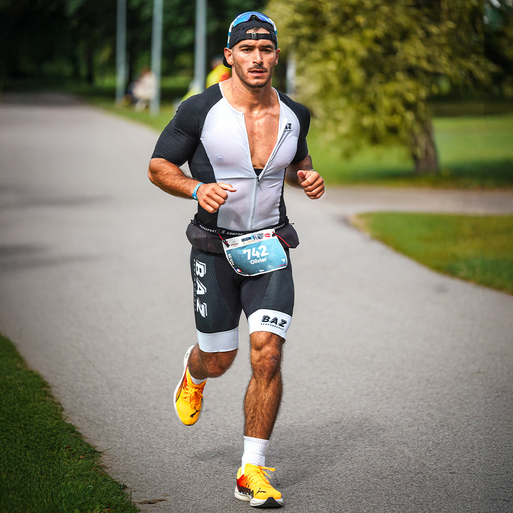 Trifonction performance noir et blanc Baz Athletics pendant la course à pied – respirabilité et soutien musculaire