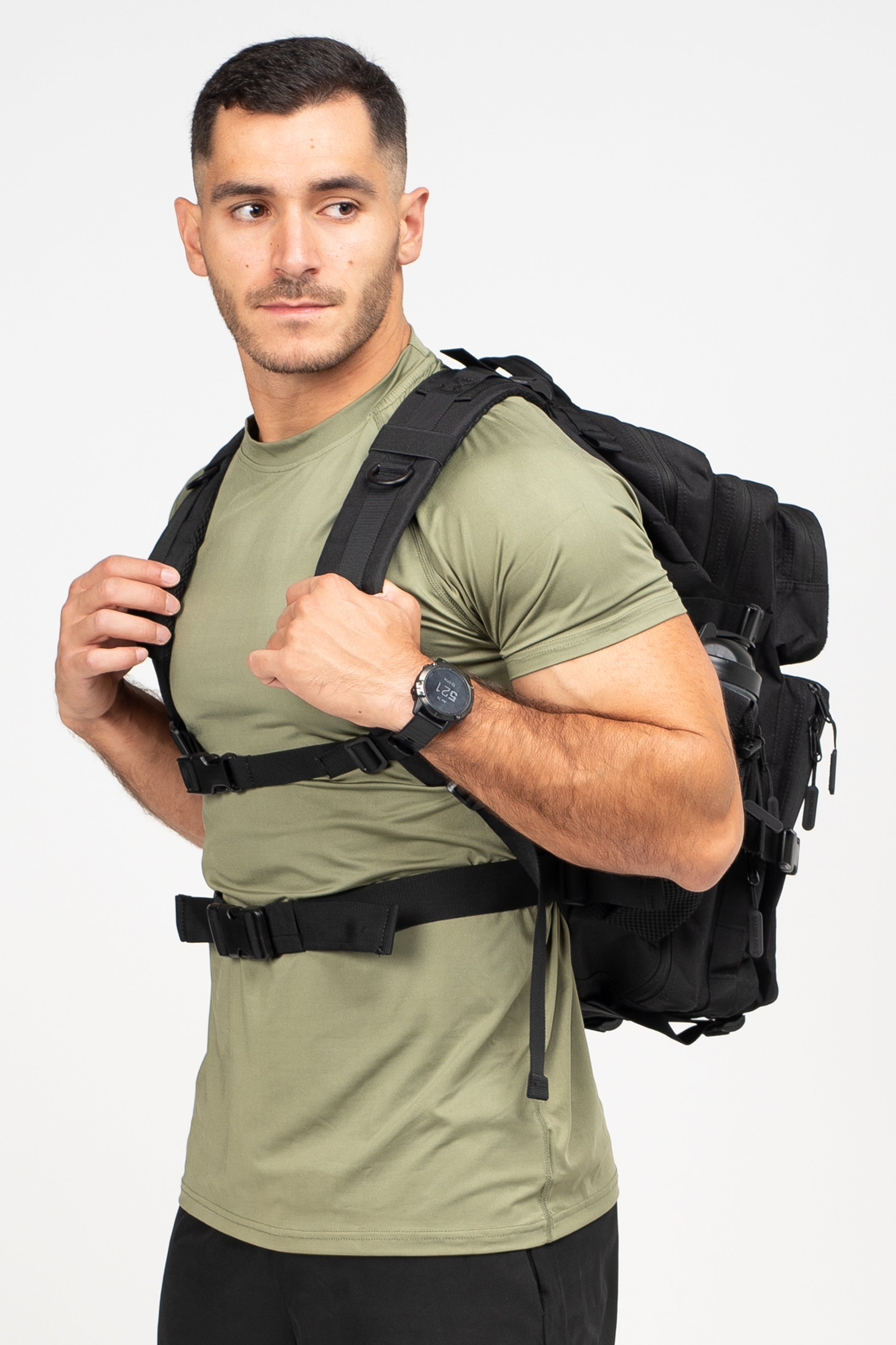 Sac porté avec maintien sur la poitrine – sangles de fixation ajustables pour confort maximal