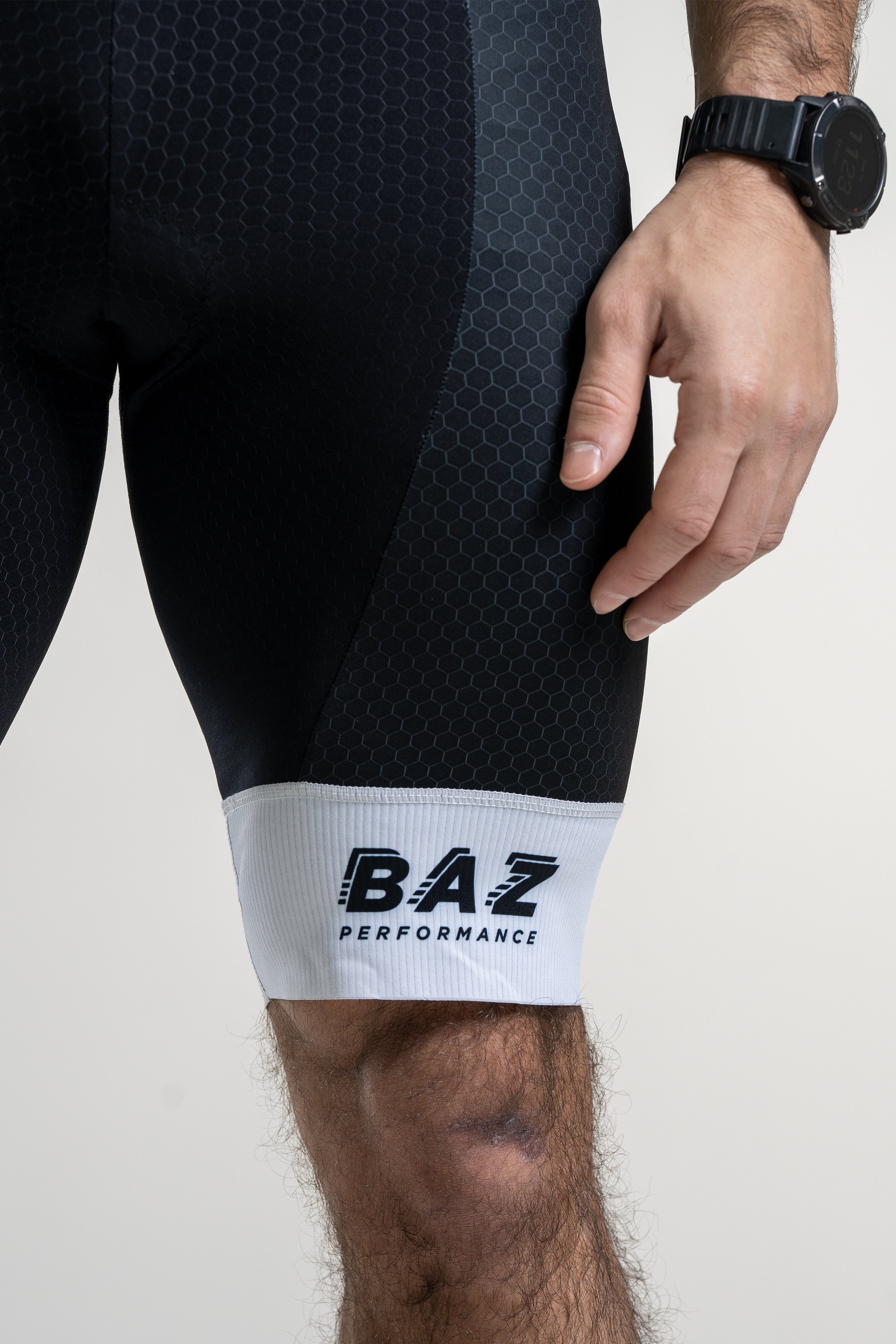 Zoom cuisse gauche – bande silicone anti-remontée et tissu respirant